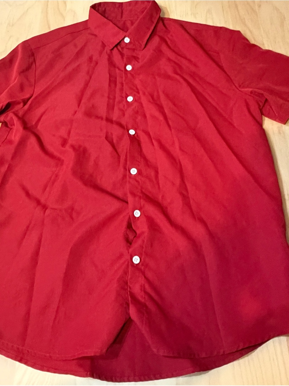SHEIN Men's Red Short-Sleeve Button-Down Shirt with White Buttons